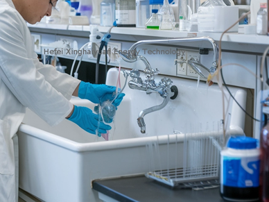 Lavabos de fibra de vidrio personalizables para entornos hostiles y de mucho tráfico