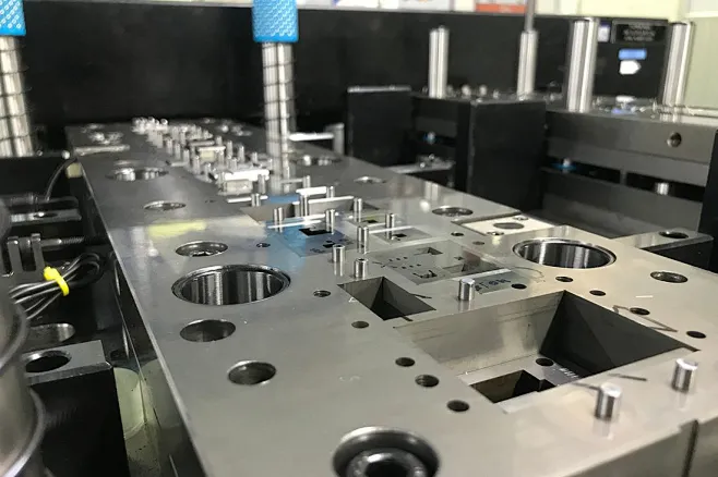 Tipos de moldes para la fabricación de productos de fibra de carbono